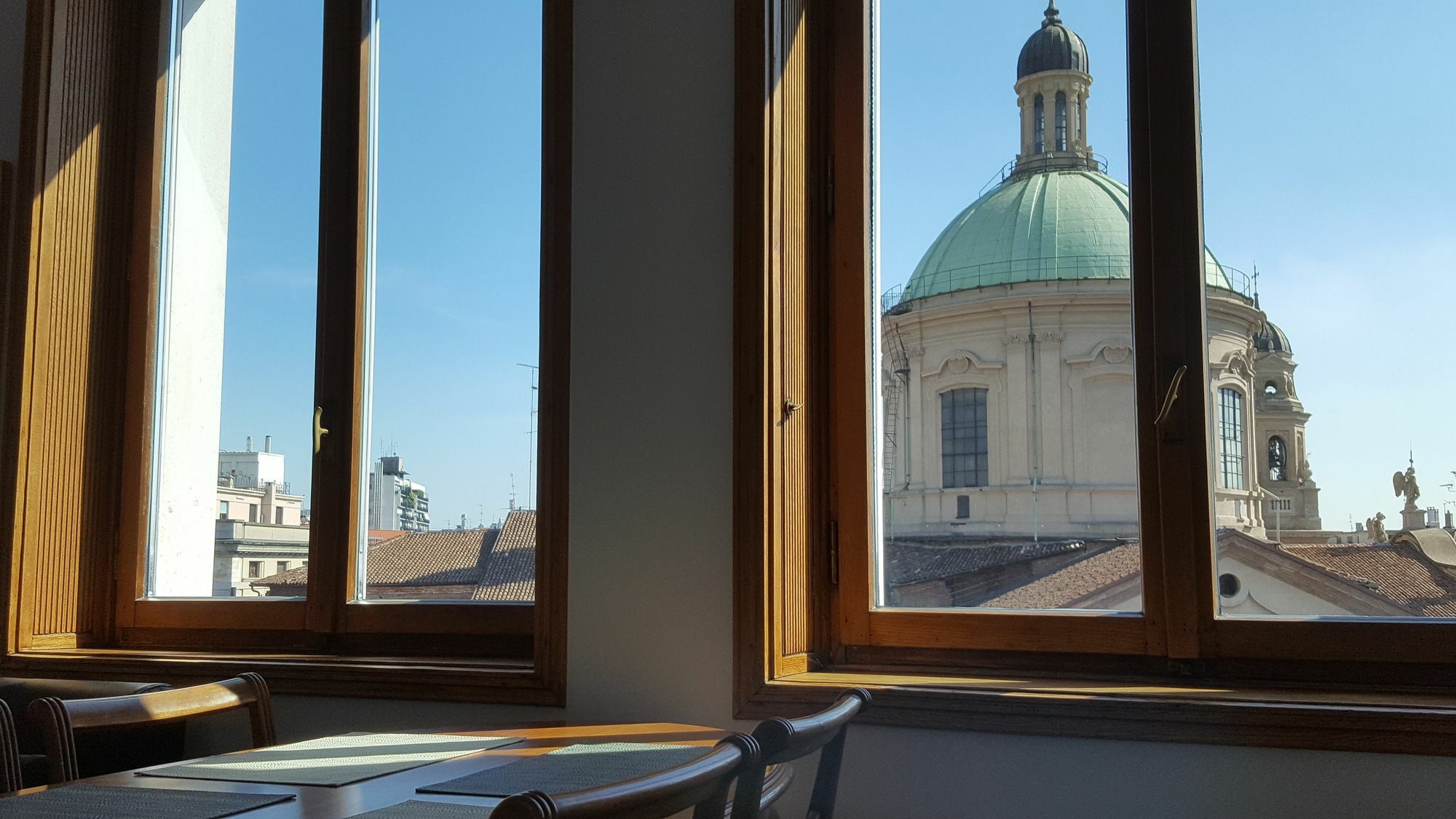 Bnbutler - Duomo Apartment - Galleria Unione Milan Luaran gambar
