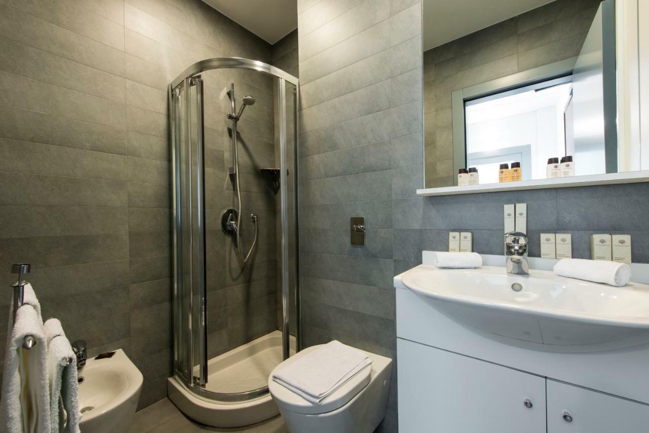Bnbutler - Duomo Apartment - Galleria Unione Milan Luaran gambar
