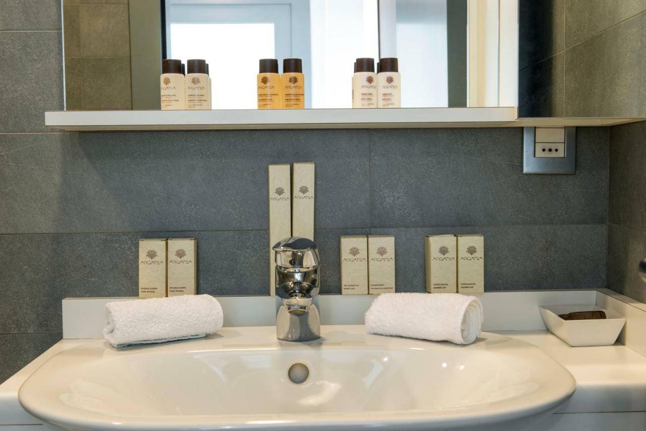 Bnbutler - Duomo Apartment - Galleria Unione Milan Luaran gambar